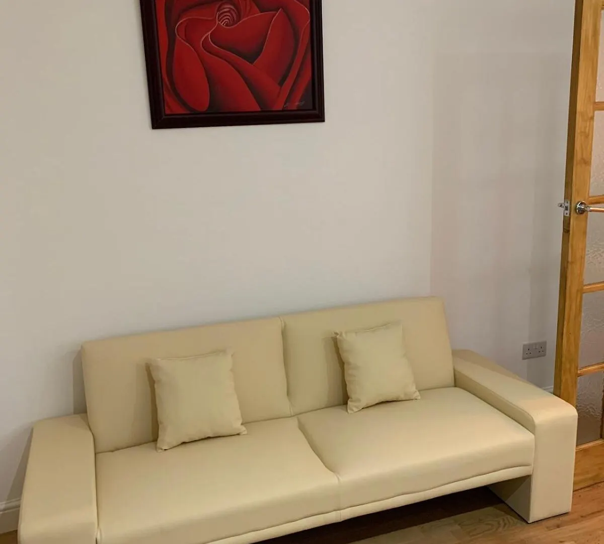 Modern Apartment In Twickenham Highstreet