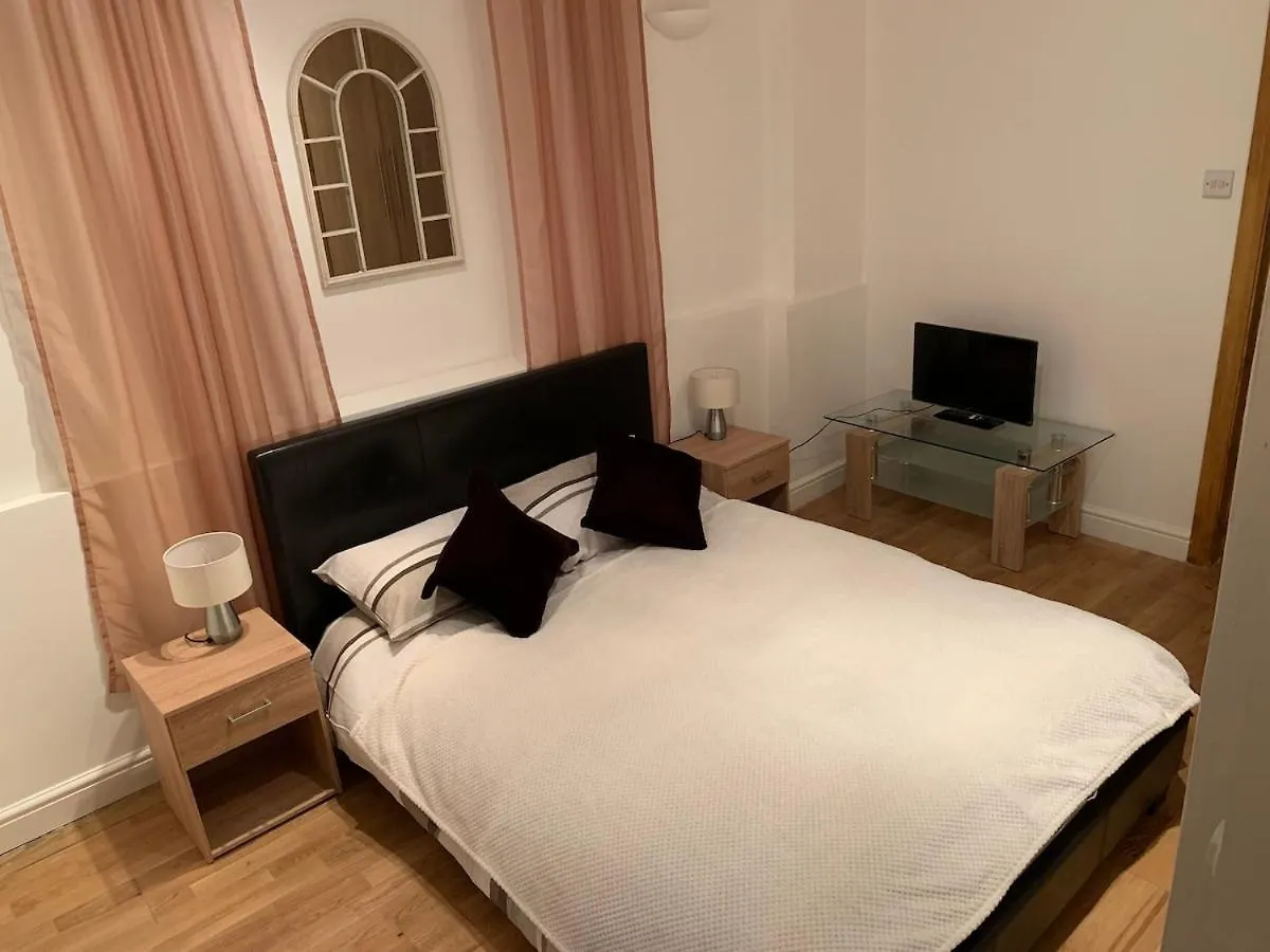 Modern Apartment In Twickenham Highstreet